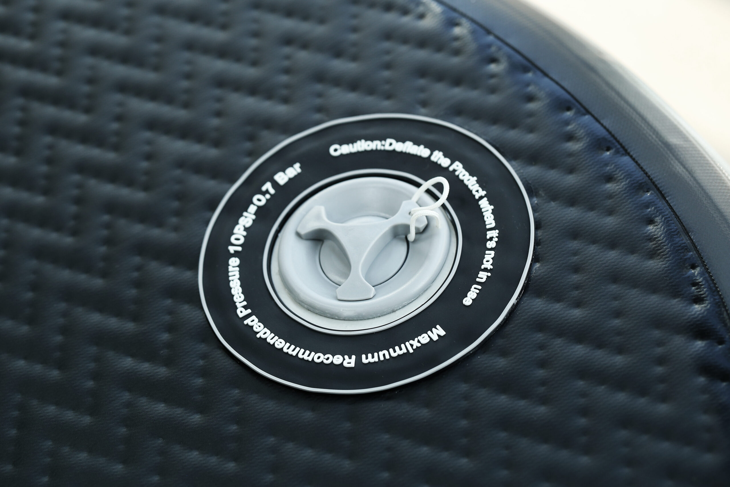 Grey Color Portable Inflatable Cold Plunge Tub with Insulated Lid for Outdoor & Indoor Recovery - 图片 8