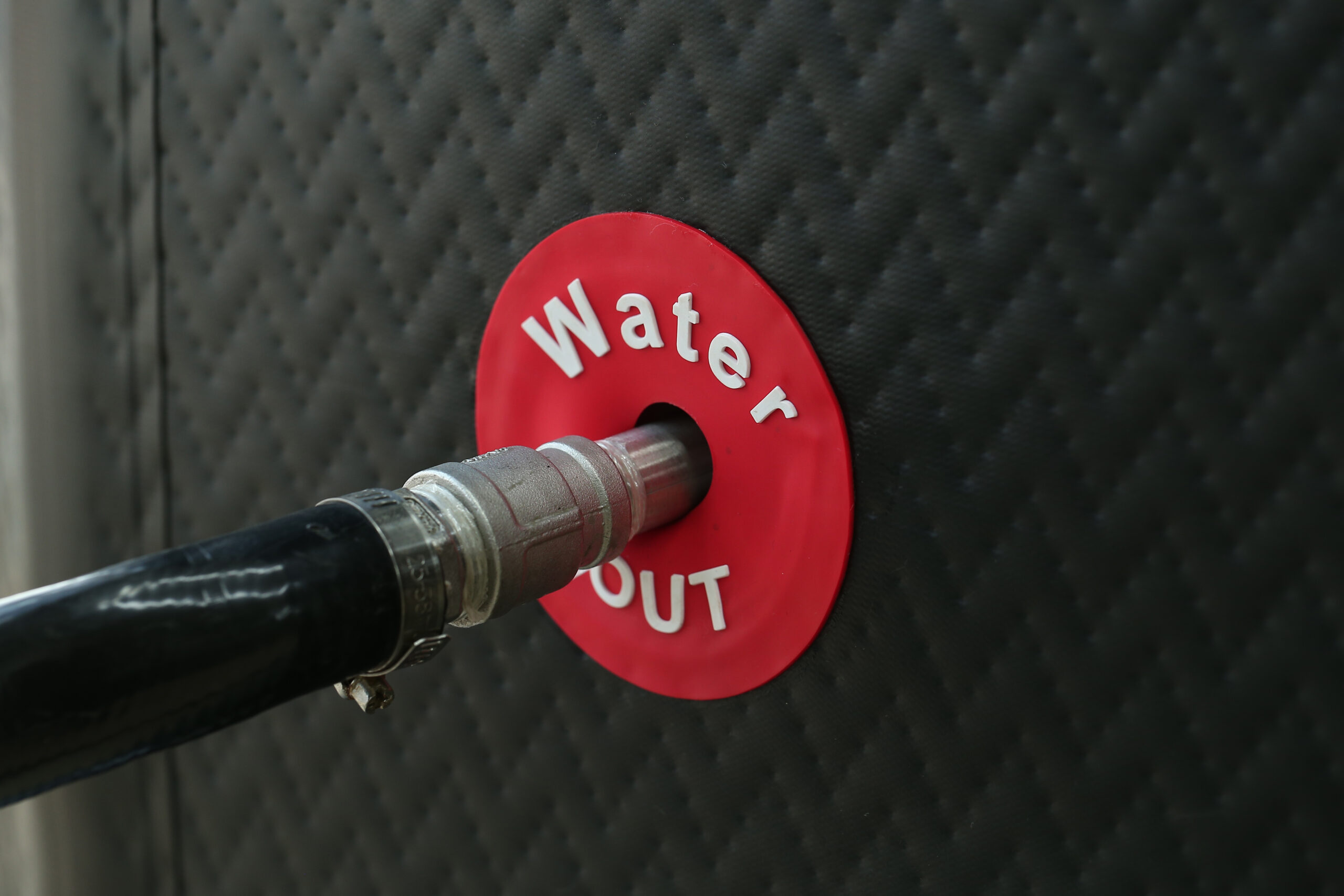 Grey Color Portable Inflatable Cold Plunge Tub with Insulated Lid for Outdoor & Indoor Recovery - 图片 6