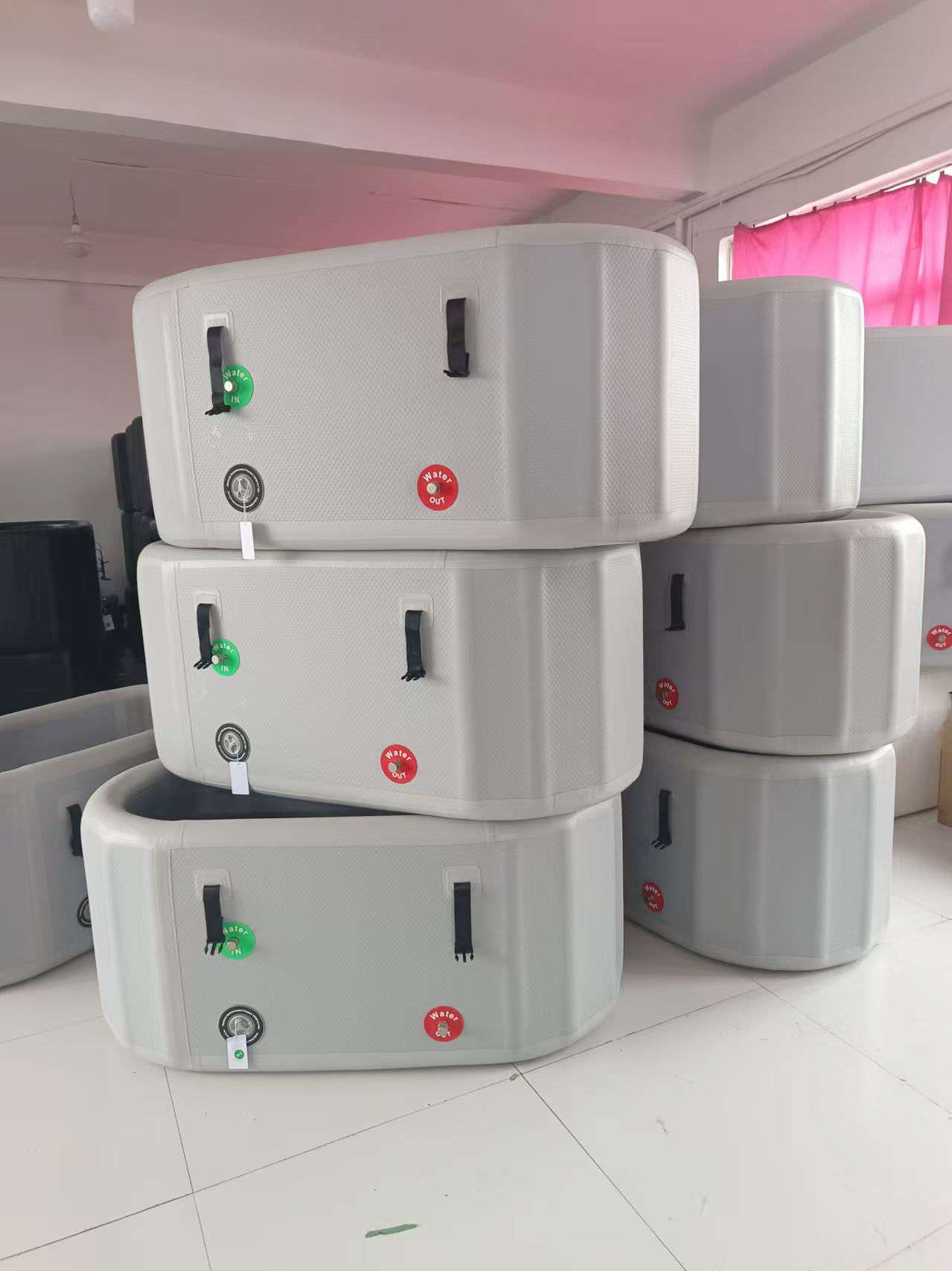 Grey Color Portable Inflatable Cold Plunge Tub with Insulated Lid for Outdoor & Indoor Recovery - 图片 4